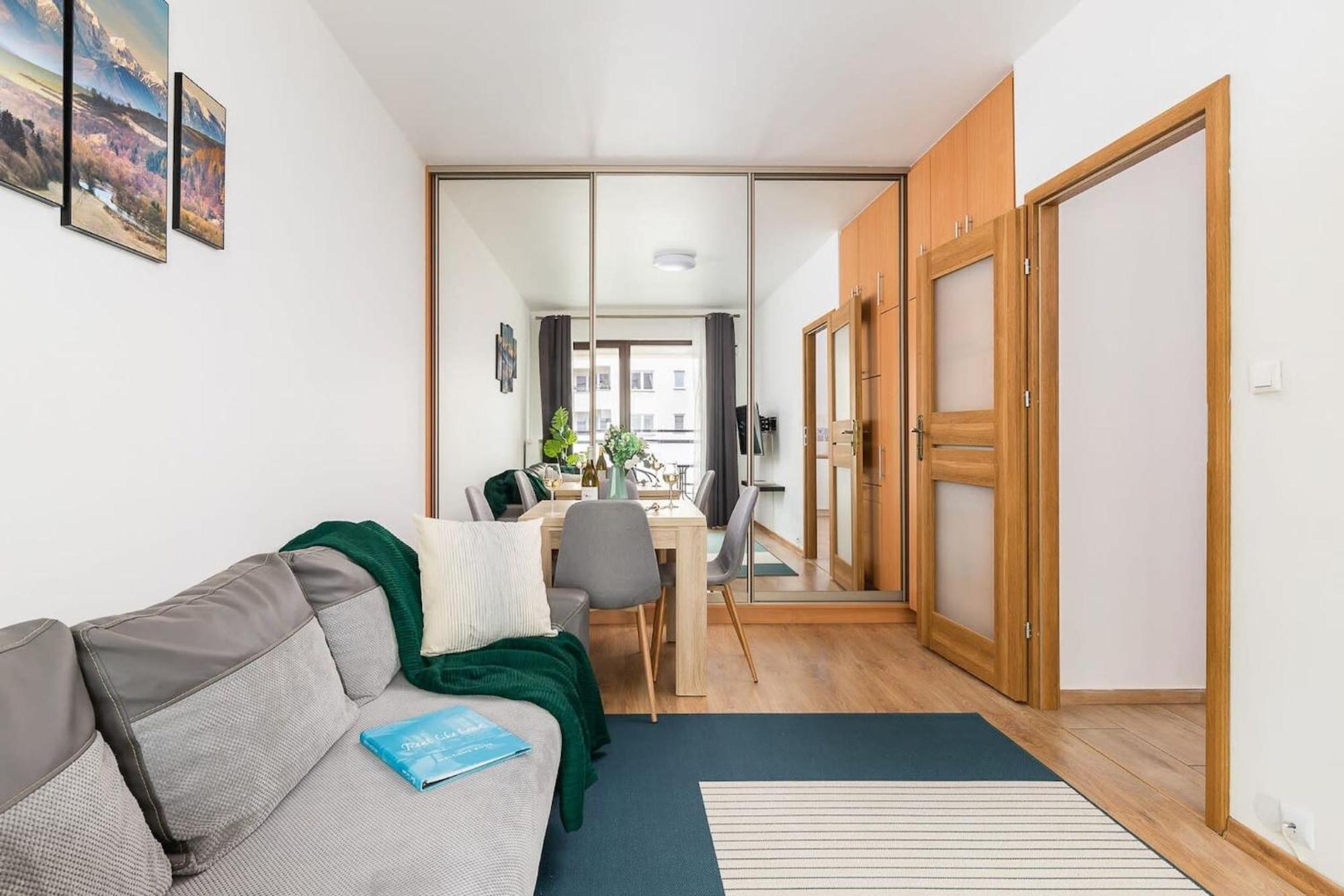 Burakowska 16 - Modern With Balcony Renters Apartment *