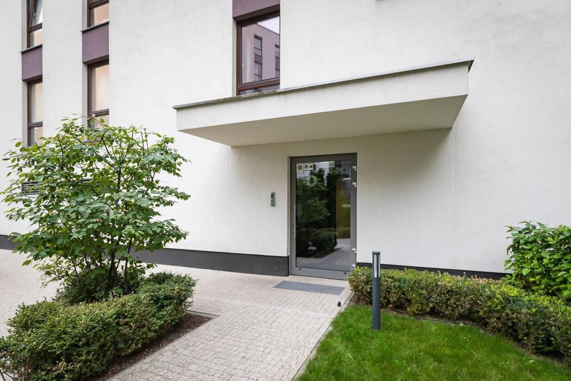 Apartment Burakowska 16 - Modern With Balcony Renters